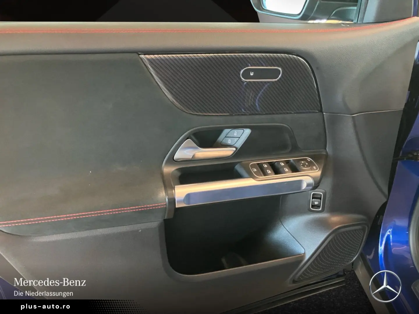 MERCEDES-BENZ GLB 200 AMG