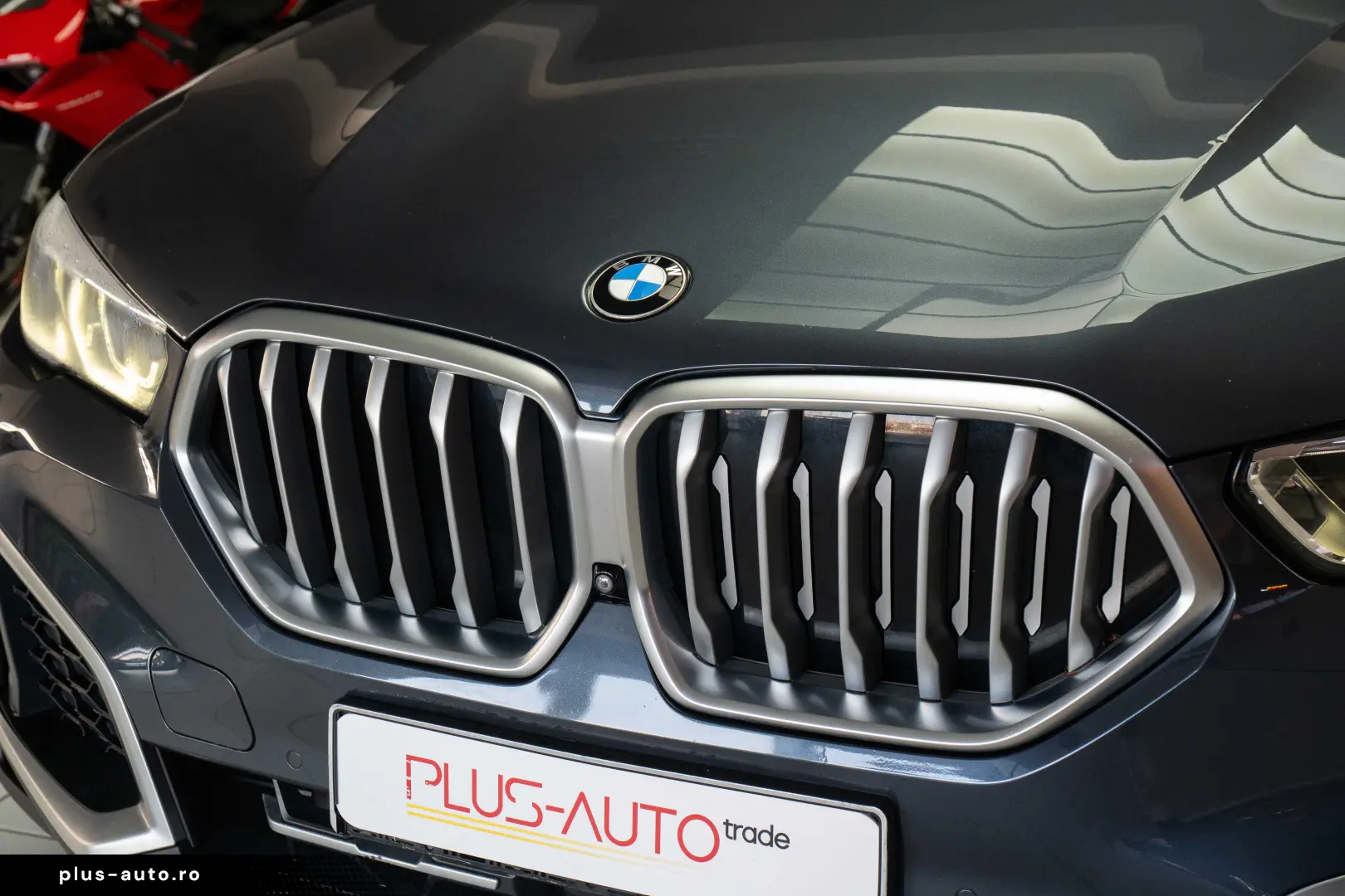 BMW X6 xDrive 30d STOC 2 SETURI ROTI