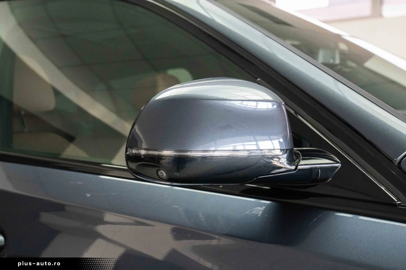 BMW X6 xDrive 30d STOC 2 SETURI ROTI