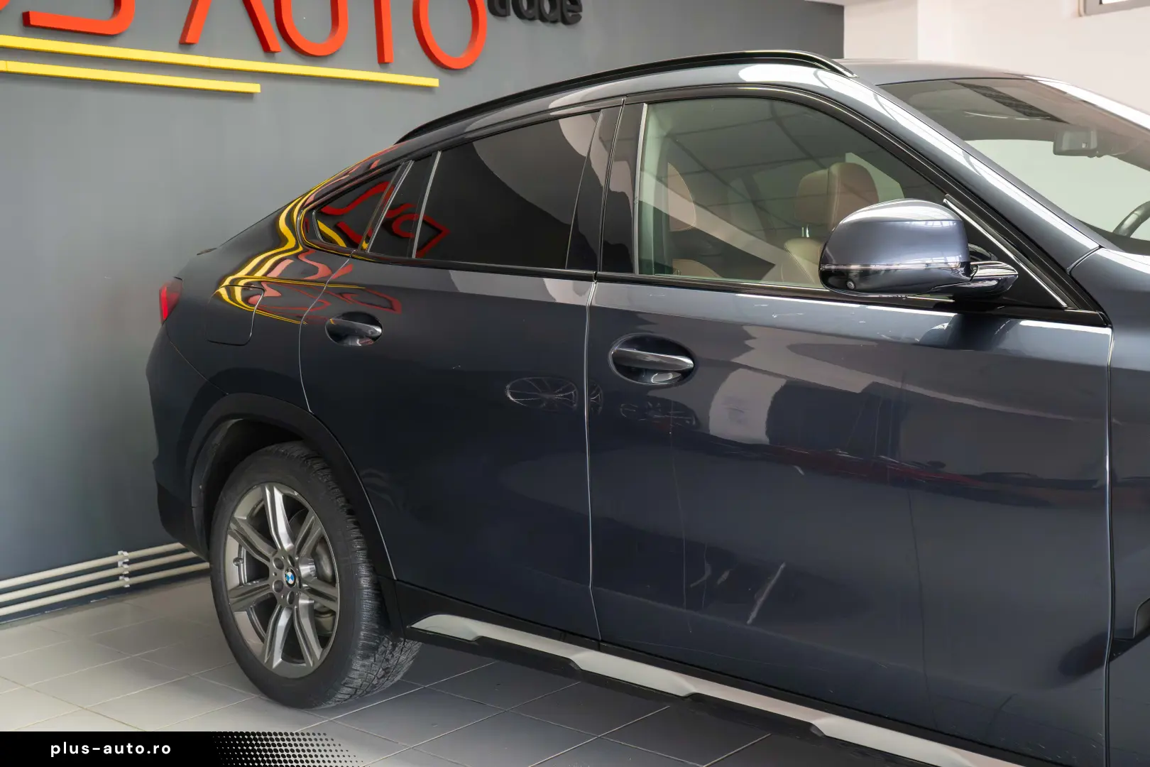 BMW X6 xDrive 30d STOC 2 SETURI ROTI