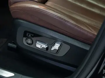 BMW X6 xDrive 30d STOC 2 SETURI ROTI