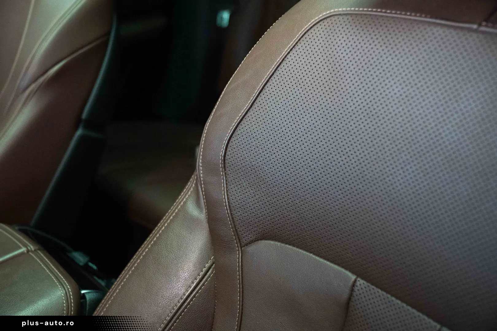 BMW X6 xDrive 30d STOC 2 SETURI ROTI