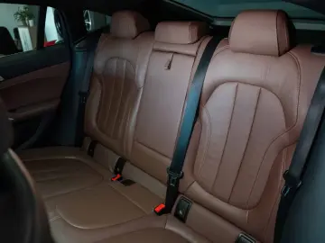 BMW X6 xDrive 30d STOC 2 SETURI ROTI