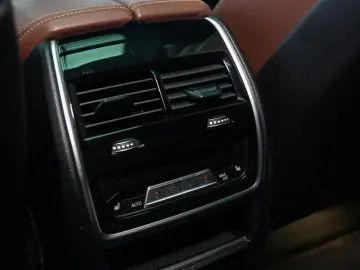 BMW X6 xDrive 30d STOC 2 SETURI ROTI