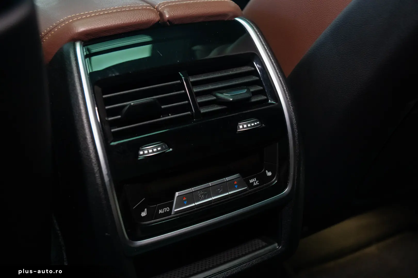 BMW X6 xDrive 30d STOC 2 SETURI ROTI