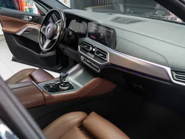 BMW X6 xDrive 30d STOC 2 SETURI ROTI