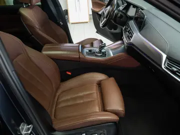 BMW X6 xDrive 30d STOC 2 SETURI ROTI