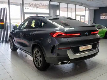 BMW X6 xDrive 30d STOC 2 SETURI ROTI