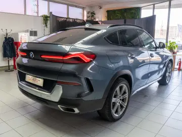 BMW X6 xDrive 30d STOC 2 SETURI ROTI