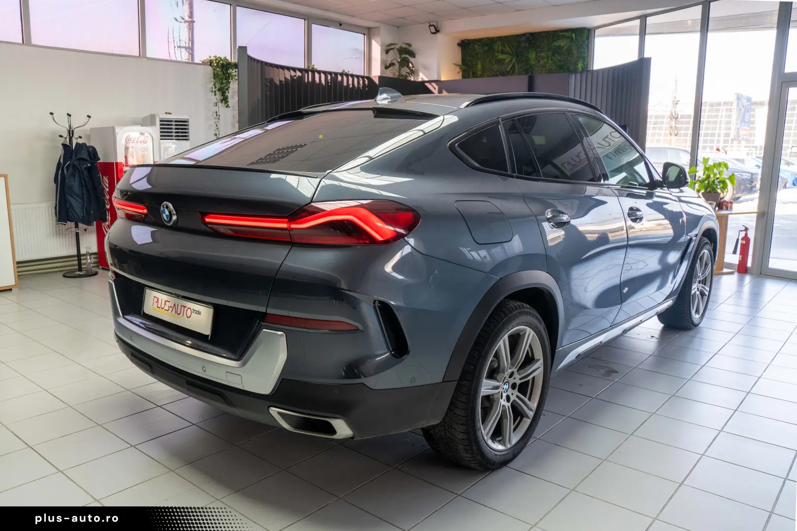 BMW X6 xDrive 30d STOC 2 SETURI ROTI