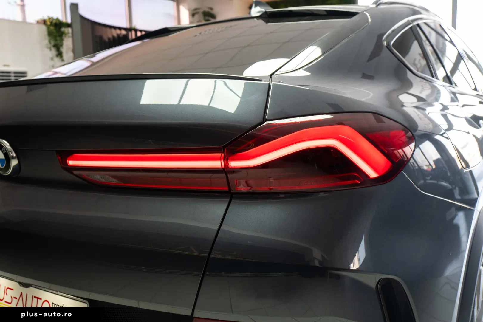 BMW X6 xDrive 30d STOC 2 SETURI ROTI