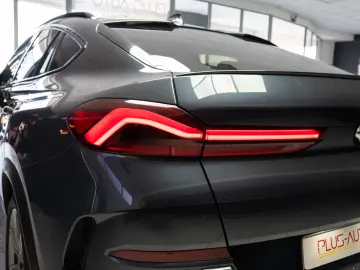 BMW X6 xDrive 30d STOC 2 SETURI ROTI
