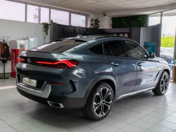 BMW X6 xDrive 30d STOC 2 SETURI ROTI