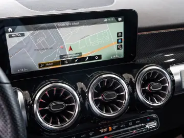 MERCEDES-BENZ GLB 200 d 4M