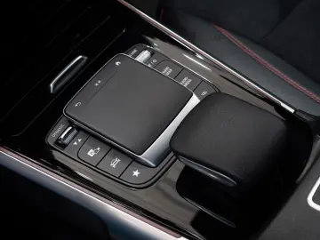 MERCEDES-BENZ GLB 200 d 4M