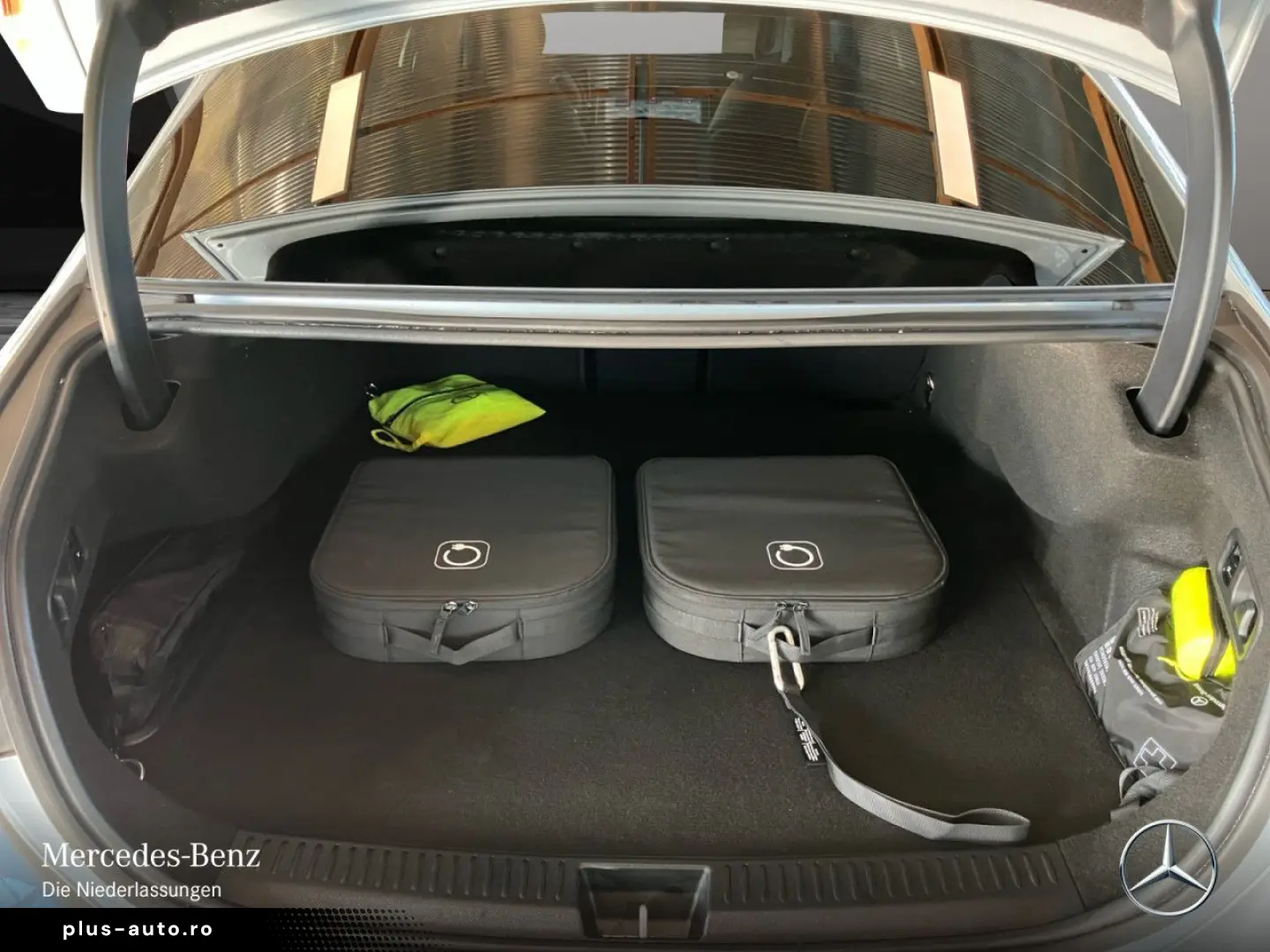 MERCEDES-BENZ E 300 e AMG Advanced  NIGHT HUD 360  Bur4D