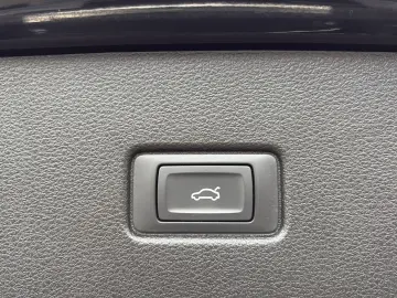 AUDI Q5 Sportback e S line AHK 20 VollLeder 360