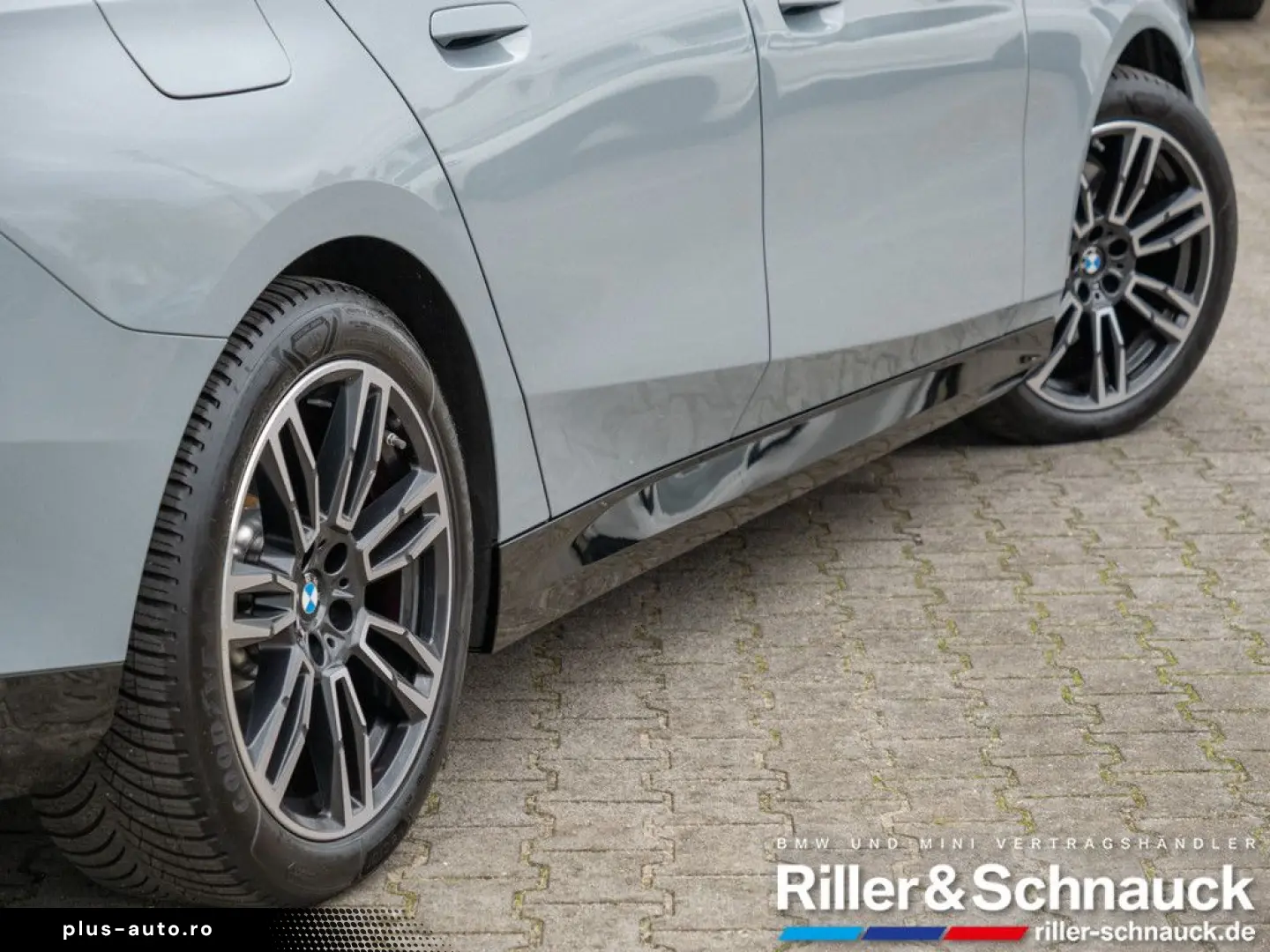 BMW 520i M-Sport Pro PANO STANDHZG 360 KAM HUD