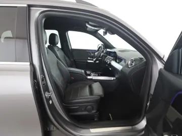 MERCEDES-BENZ GLB 220 d AMG