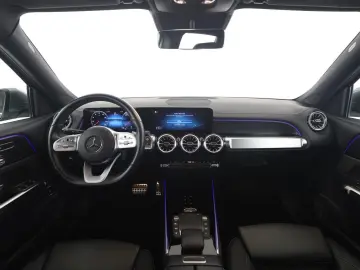 MERCEDES-BENZ GLB 220 d AMG