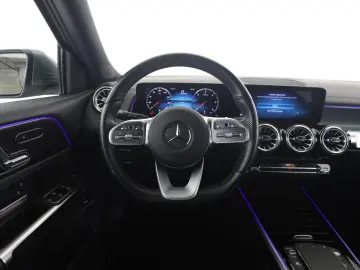 MERCEDES-BENZ GLB 220 d AMG
