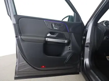 MERCEDES-BENZ GLB 220 d AMG