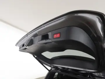 MERCEDES-BENZ GLB 220 d AMG