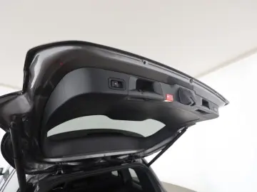 MERCEDES-BENZ GLB 220 d AMG