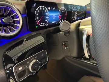 MERCEDES-BENZ CLA 220 d AMG Line MBUX LED PTS SHZ SPUR MOPF!