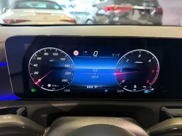 MERCEDES-BENZ CLA 220 d AMG Line MBUX LED PTS SHZ SPUR MOPF!