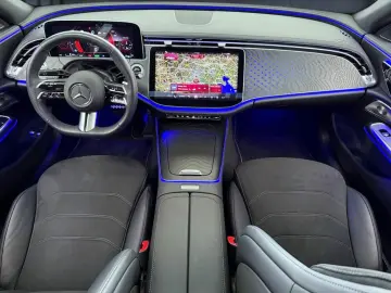 MERCEDES-BENZ E 300 e AMG  Night  Pano  Burm.4D  DC  DISTR.
