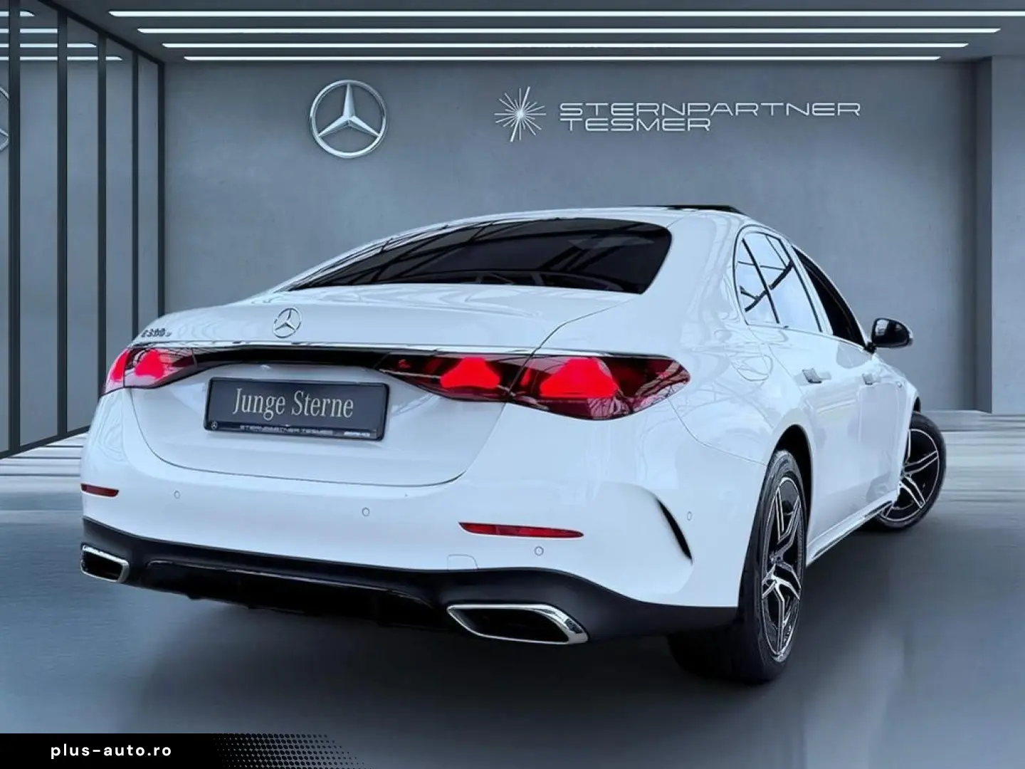 MERCEDES-BENZ E 300 e AMG  Night  Pano  Burm.4D  DC  DISTR.