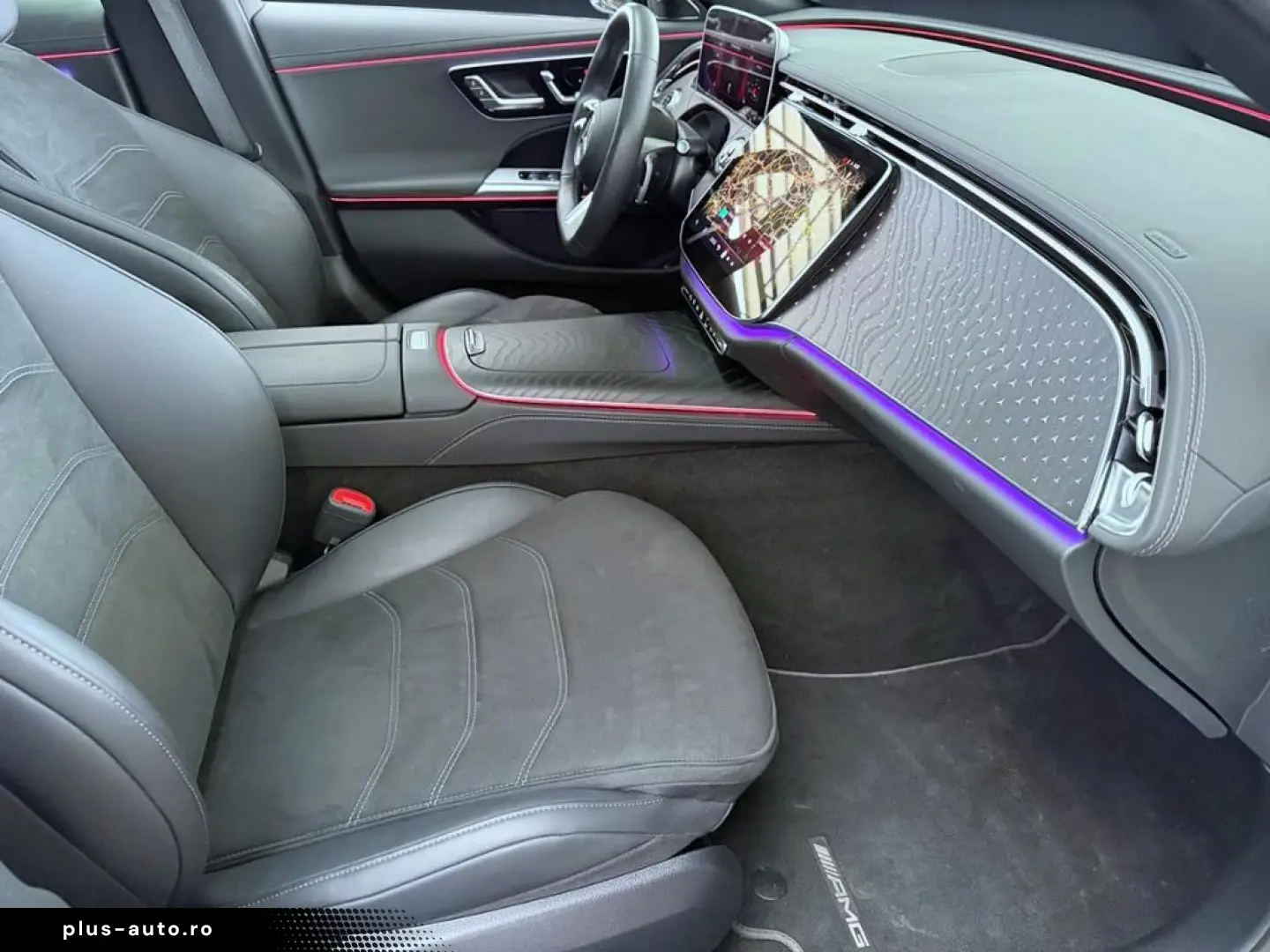 MERCEDES-BENZ E 300 e AMG  Night  Pano  Burm.4D  DC  DISTR.