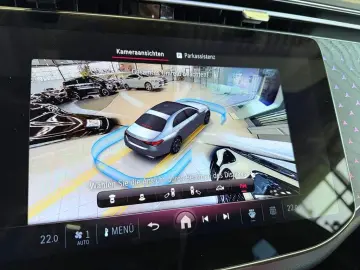 MERCEDES-BENZ E 300 e AMG  Night  Pano  Burm.4D  DC  DISTR.