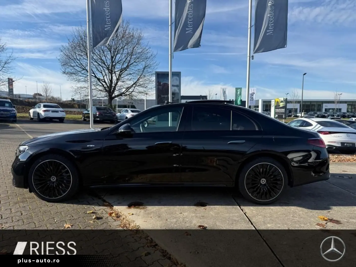 MERCEDES-BENZ E 300 de AMG Sport Night Distr AHK Pan&hellip;