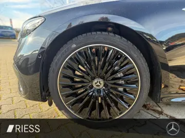 MERCEDES-BENZ E 300 de AMG Sport Night Distr AHK Pan&hellip;