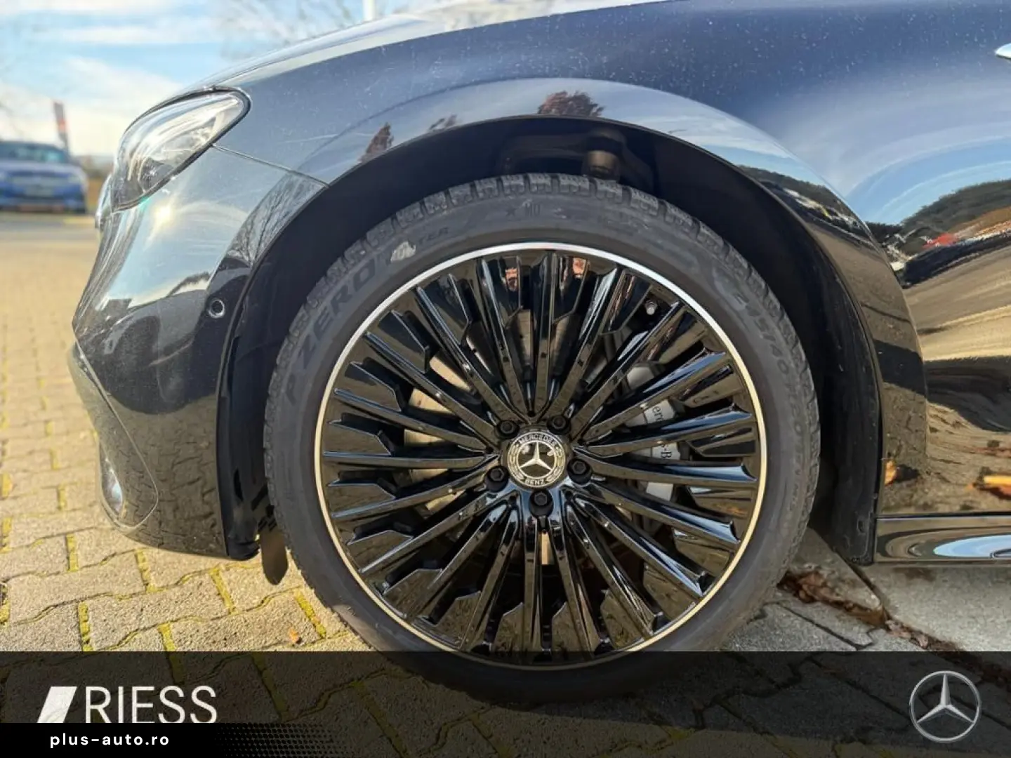 MERCEDES-BENZ E 300 de AMG Sport Night Distr AHK Pan&hellip;