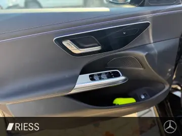 MERCEDES-BENZ E 300 de AMG Sport Night Distr AHK Pan&hellip;