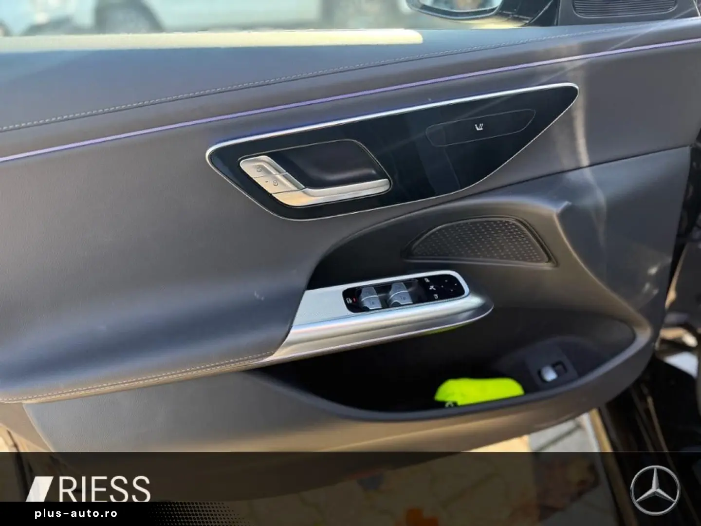 MERCEDES-BENZ E 300 de AMG Sport Night Distr AHK Pan&hellip;