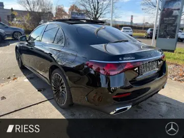 MERCEDES-BENZ E 300 de AMG Sport Night Distr AHK Pan&hellip;