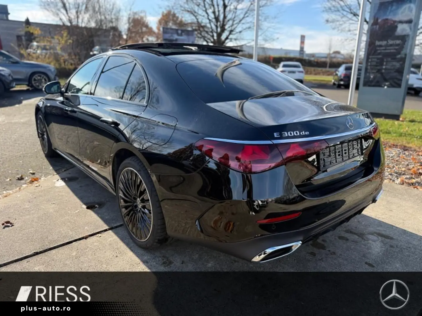 MERCEDES-BENZ E 300 de AMG Sport Night Distr AHK Pan&hellip;