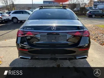 MERCEDES-BENZ E 300 de AMG Sport Night Distr AHK Pan&hellip;