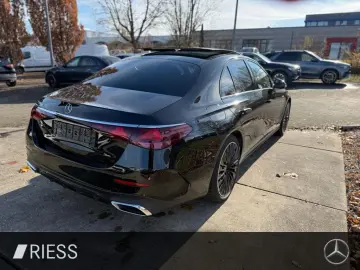 MERCEDES-BENZ E 300 de AMG Sport Night Distr AHK Pan&hellip;