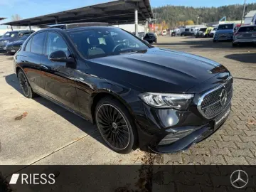 MERCEDES-BENZ E 300 de AMG Sport Night Distr AHK Pan&hellip;