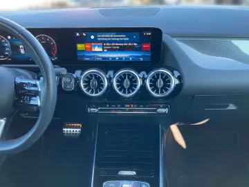 MERCEDES-BENZ GLA 180 AMG AdvPLus MBUX Night Burm LE&hellip;