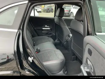 MERCEDES-BENZ GLA 180 AMGLine Multibeam AHK EasyP 36&hellip;