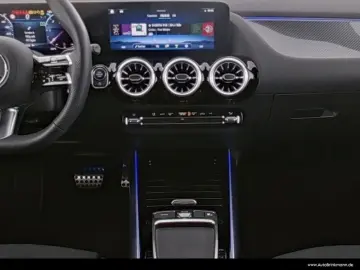 MERCEDES-BENZ GLA 200 d AMG-LINE  LED KAMERA WINTER MBUXSHZ