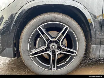 MERCEDES-BENZ GLA 200 AMG-LINE PANO KAMERA MULTIBEAM
