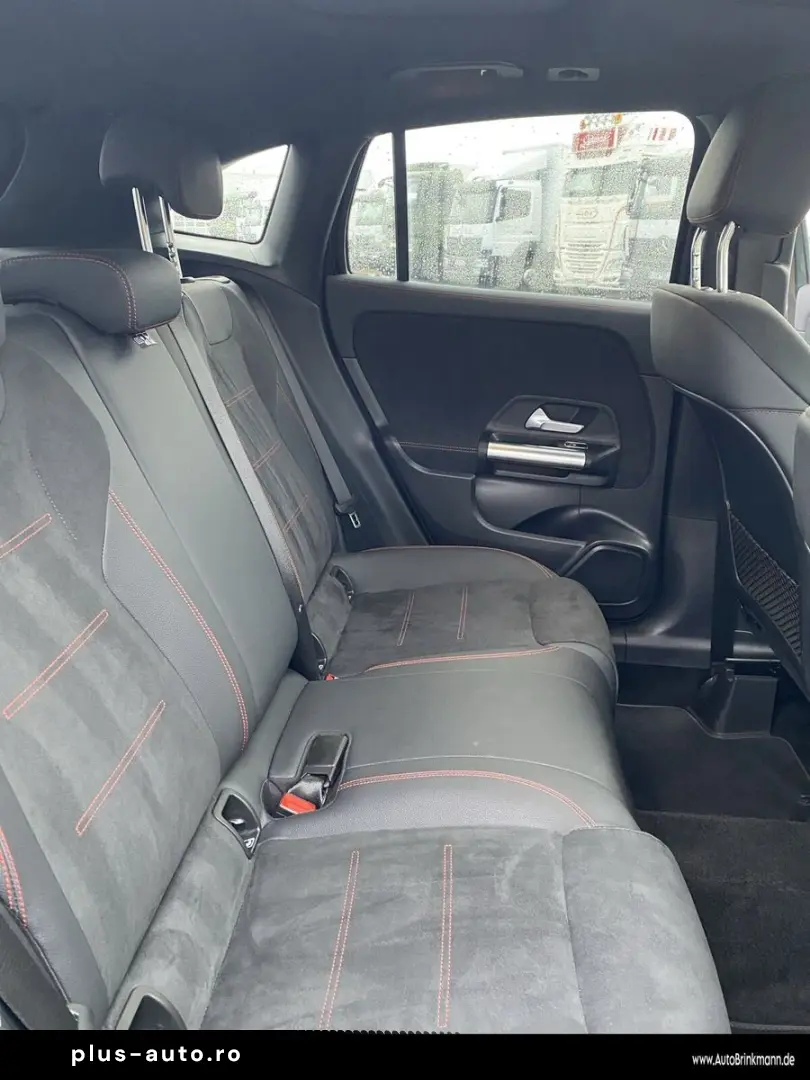 MERCEDES-BENZ GLA 200 AMG-LINE PANO KAMERA MULTIBEAM