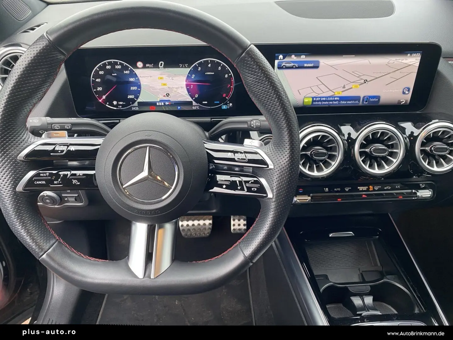 MERCEDES-BENZ GLA 200 AMG-LINE PANO KAMERA MULTIBEAM